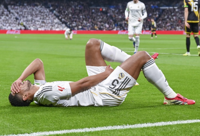 九游在线官网-推迟复出！皇马1.8亿巨星危险了！地位大不如前，球迷：不如离队|贝林厄姆|圣地亚哥-伯纳乌足球场|皇家马德里|巴列卡诺|曼城_新浪体育_新浪新闻